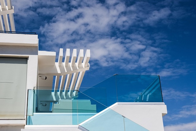 skleněné zábradlí